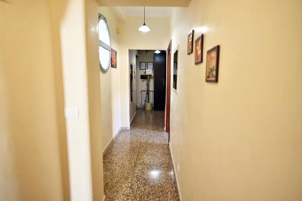 Domi 10 Apartment, Stazione Termini, Via Curtatone 12 Rome 0*,  Italy