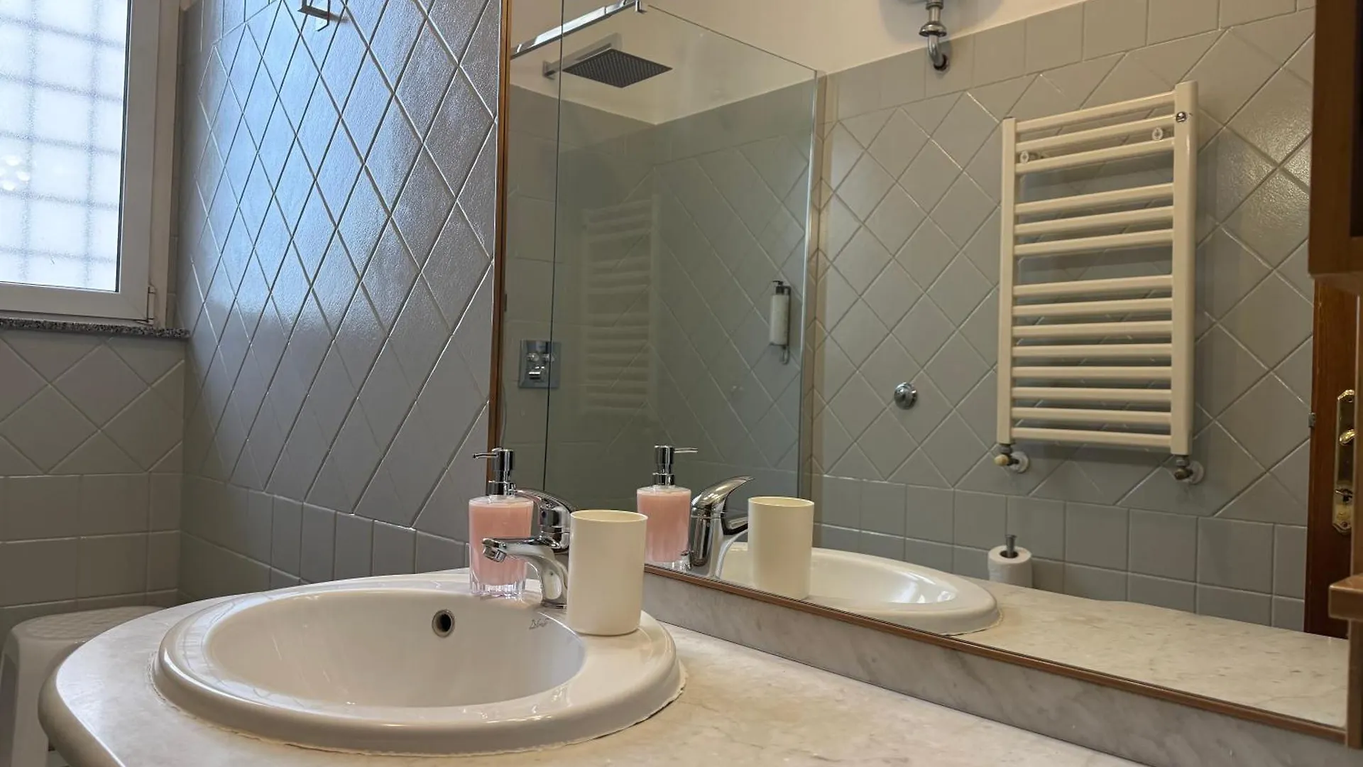 Apartment Domi 10 Apartment, Stazione Termini, Via Curtatone 12 Rome